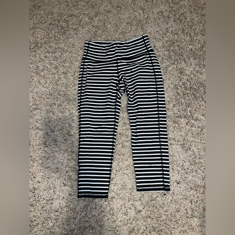 Size small ladies athleta capri stripped workout pants